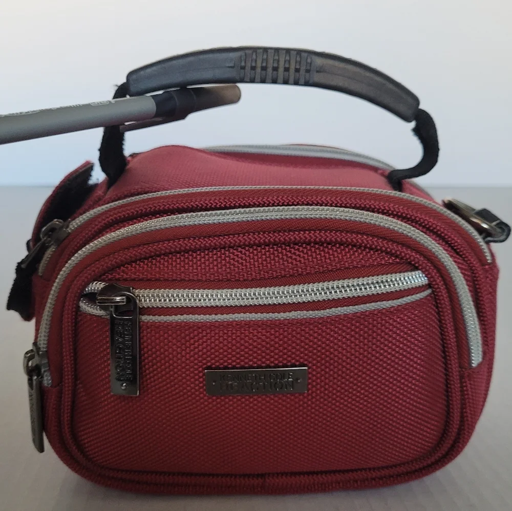 KENNETH COLE REACTION VTG Cross body Camera Case Bag Red Y2k